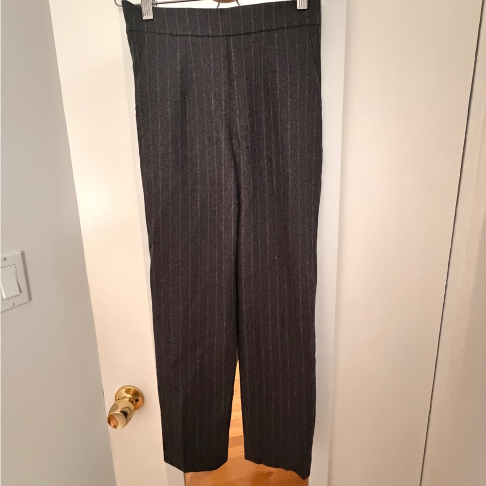 Aritzia Babaton Conan Cropped Pants in Grey size 00